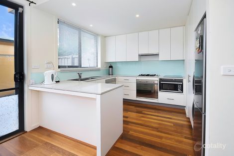 Property photo of 7 Heath Drive Glen Huntly VIC 3163