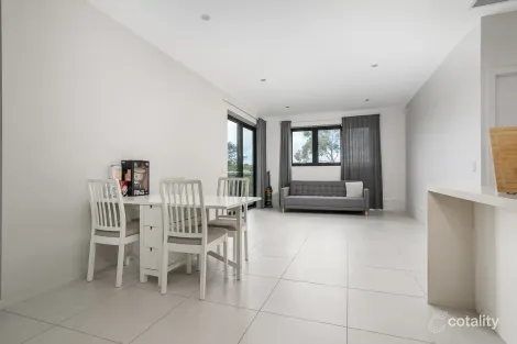 Property photo of 409/3 Grout Street Macgregor QLD 4109