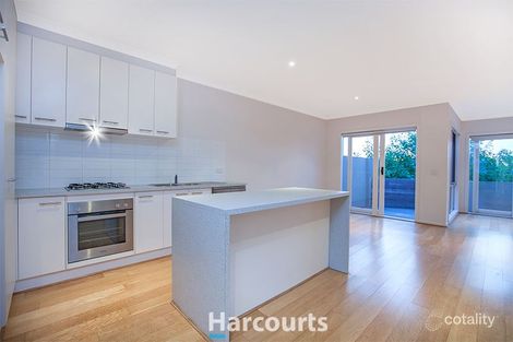 Property photo of 53 Lakeside Boulevard Pakenham VIC 3810