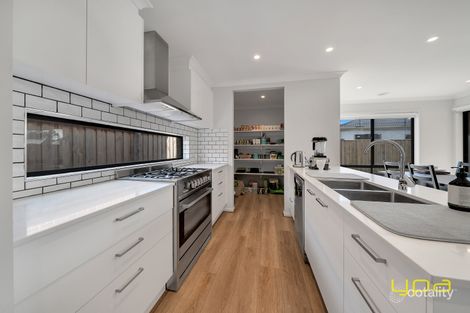 Property photo of 10 Artemis Drive Cranbourne East VIC 3977