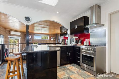 Property photo of 5 Cannes Avenue Avondale Heights VIC 3034