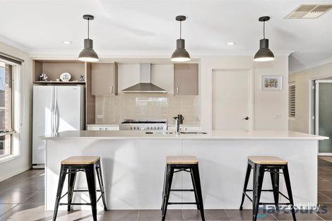 Property photo of 6 Marong Avenue Eynesbury VIC 3338