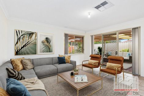 Property photo of 1/52 Winchester Place Ballajura WA 6066