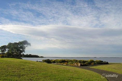 Property photo of 48 Lakeside Drive Kanahooka NSW 2530