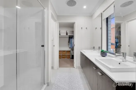 Property photo of 16 Capricorn Crescent Springfield Lakes QLD 4300