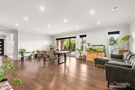 Property photo of 21 Everly Circuit Pakenham VIC 3810