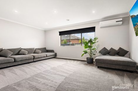 Property photo of 21 Everly Circuit Pakenham VIC 3810