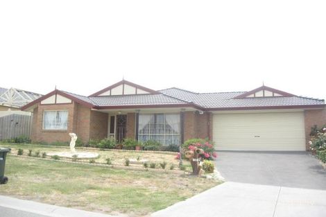 18 Clancy Cres, Carrum Downs, VIC 3201