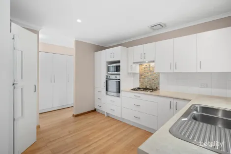 Property photo of 27 Spring Park Circuit Aberfoyle Park SA 5159