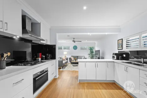 Property photo of 2 Stanley Street Somerville VIC 3912
