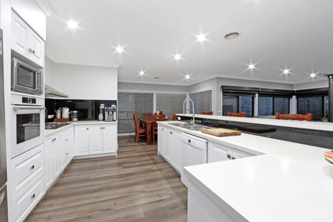 Property photo of 19 Pendelton Place Lysterfield VIC 3156