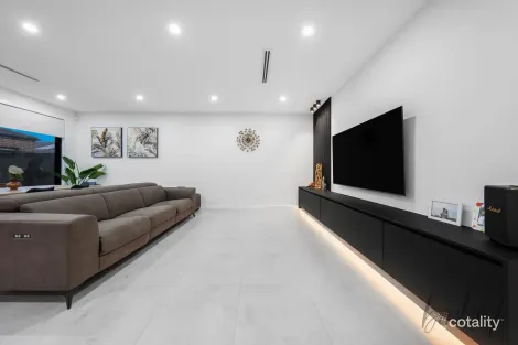 Property photo of 53 Adansonia Circuit Mickleham VIC 3064