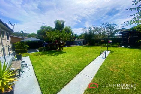 Property photo of 121 Simkin Crescent Kooringal NSW 2650