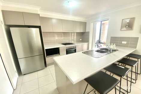 Property photo of 90 Ingleburn Gardens Drive Bardia NSW 2565