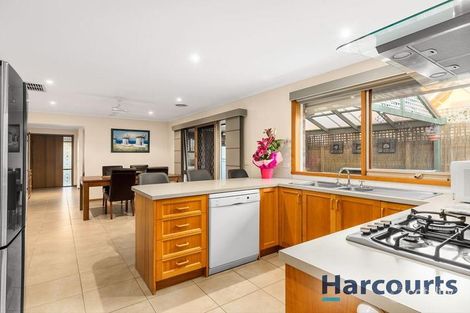 Property photo of 8 Blossom Grove Knoxfield VIC 3180