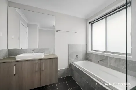 Property photo of 21 Springfield Drive Lochinvar NSW 2321