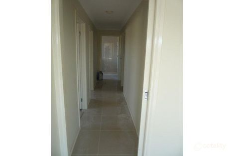 Property photo of 31 Honeyeater Way Pakenham VIC 3810