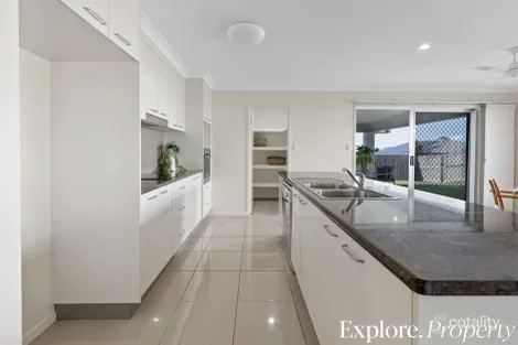 Property photo of 15 Clive Court Beaconsfield QLD 4740