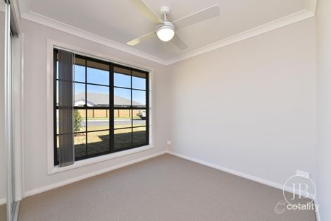 Property photo of 25 Guthrie Crescent Thornton NSW 2322