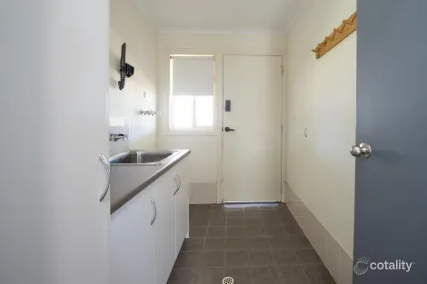 Property photo of 5 Olsen Close Laura SA 5480