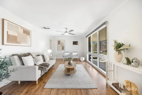 Property photo of 54 Holden Crescent Wanniassa ACT 2903