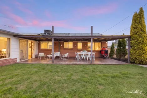 Property photo of 54 Holden Crescent Wanniassa ACT 2903