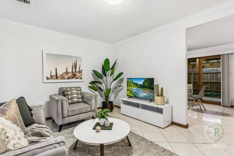 Property photo of 8 Chloe Court Cranbourne West VIC 3977
