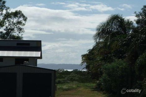 Property photo of 27 Kingfisher Drive River Heads QLD 4655