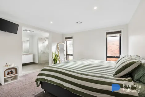Property photo of 2 Longmore Street Kangaroo Flat VIC 3555