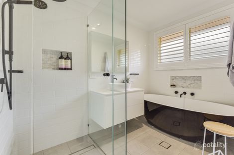 Property photo of 12 Pemberton Boulevard Lisarow NSW 2250