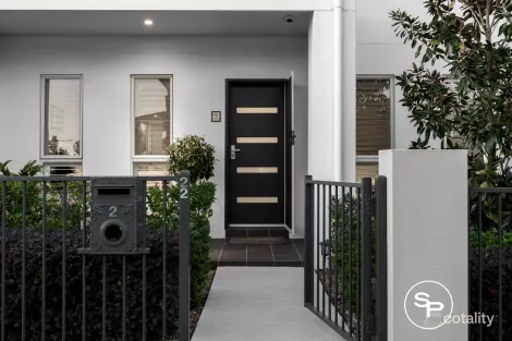 2/22 Shannon Way, Oran Park, NSW 2570