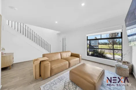 Property photo of 3 Clapton Lane Donnybrook VIC 3064
