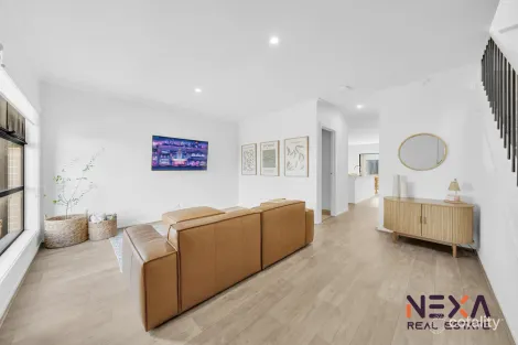 Property photo of 3 Clapton Lane Donnybrook VIC 3064