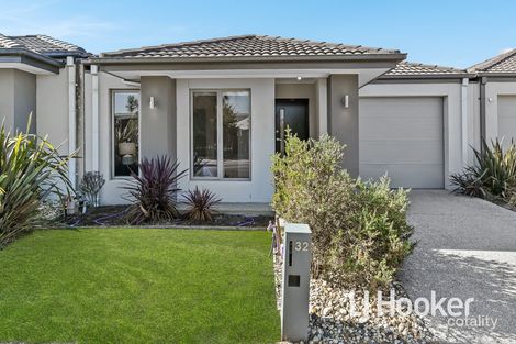 32 Haflinger Ave, Clyde North, VIC 3978