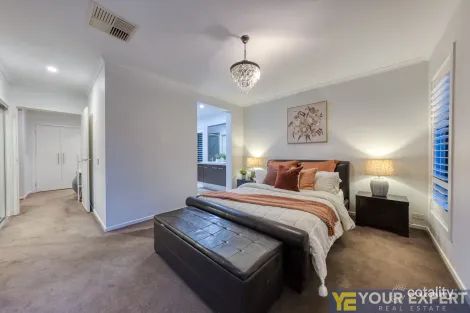 Property photo of 4 Norwich Drive Berwick VIC 3806