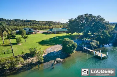105 Pelican Bay Rd, Mitchells Island, NSW 2430