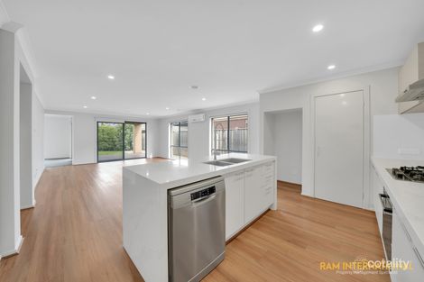 Property photo of 13 Santorini Crescent Point Cook VIC 3030