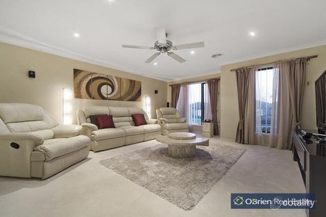 Property photo of 17 Pipetrack Circuit Cranbourne East VIC 3977