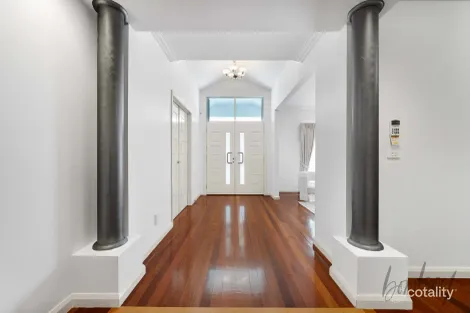 Property photo of 5 Lysterfield Drive Greenvale VIC 3059