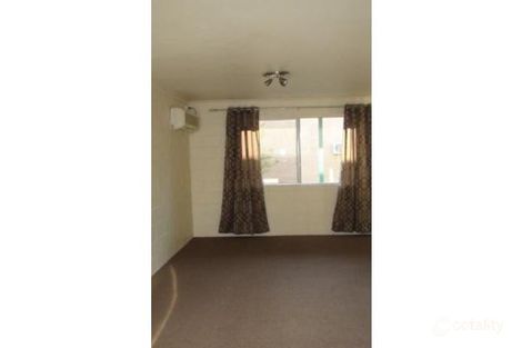 1/6 Wenitong St, West Gladstone, QLD 4680