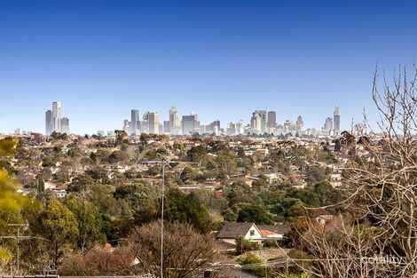 Property photo of 8 Winters Way Doncaster VIC 3108