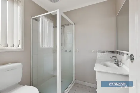 Property photo of 48 Finchley Park Crescent Tarneit VIC 3029