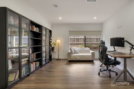 Property photo of 14 Cropton Rise Craigieburn VIC 3064