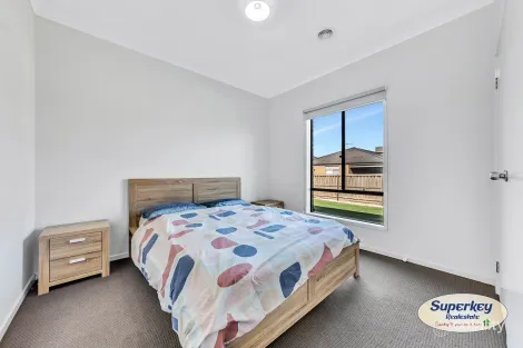 Property photo of 17 Mathoura Avenue Werribee VIC 3030