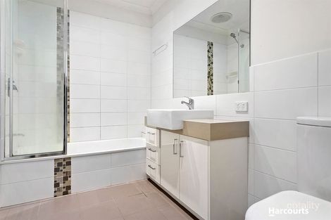 Property photo of 2/635 Mountain Highway Bayswater VIC 3153