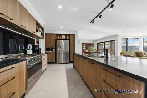 Property photo of 21 William Hovell Way Yea VIC 3717