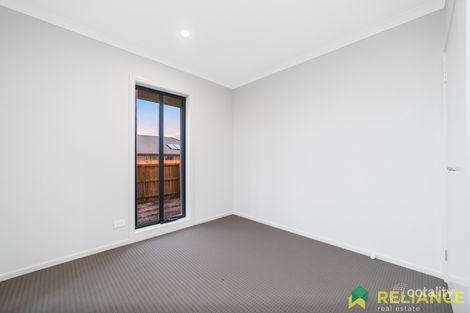 Property photo of 30 Rondo Drive Manor Lakes VIC 3024