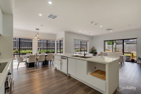 Property photo of 14 Cropton Rise Craigieburn VIC 3064