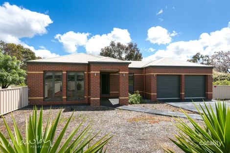 18a Emmaline Dr, Maiden Gully, VIC 3551