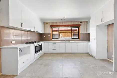 Property photo of 39 Erica Avenue St Albans VIC 3021
